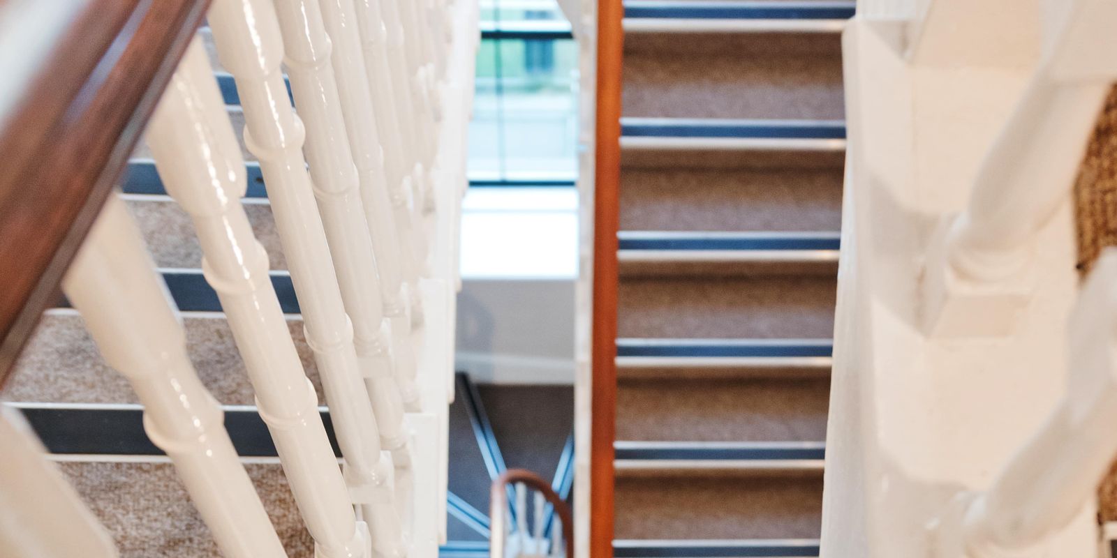 Gardiner House Hostel - Stairs