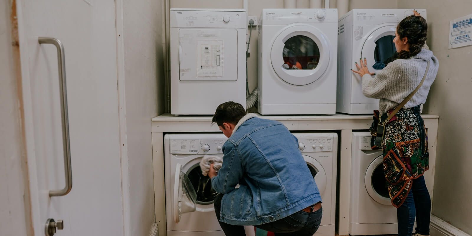 Laundry Facility at Gardiner House Hostel -2